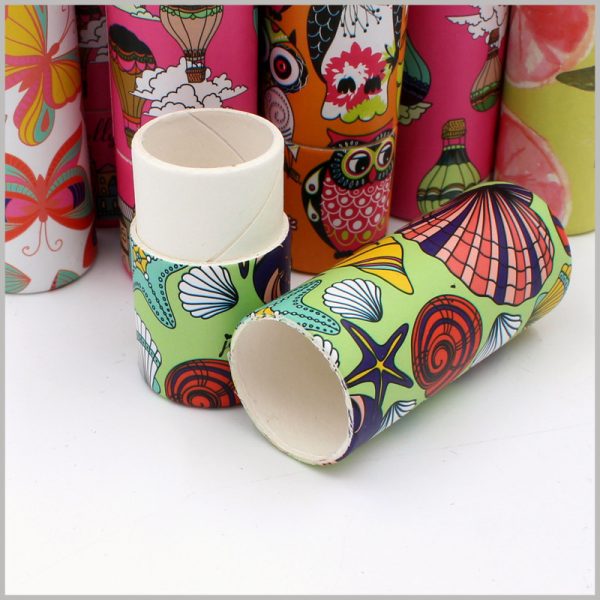 small empty lipstick tube wholesale.As the raw material of the paper tube, white cardboard can avoid different colors in the cut of the paper tube, which is of great significance to the aesthetics of the package.