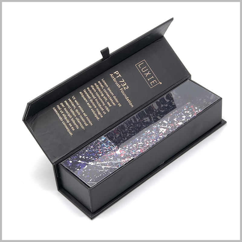 Black flip packaging for single makeup brushes boxes. The inside of the box lid has detailed product information formed by bronzing printing, and customers can quickly understand the relevant information.