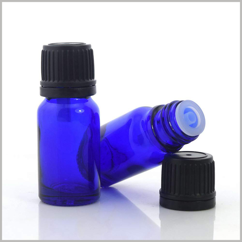 Blue essential oil bottle with with euro dropper Orifice. The blue bottle can effectively prevent UV damage to the inside of the bottle.