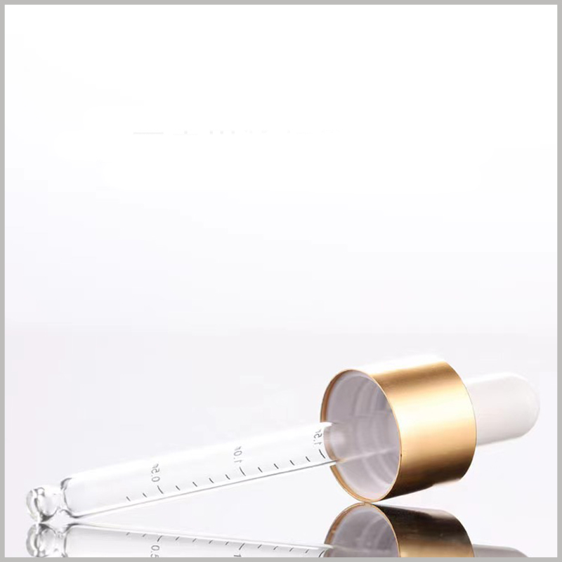 Green Essential Oil Bottle Dropper, there are specific scales on the dropper, which can accurately measure the amount of essential oils when using, avoiding waste.