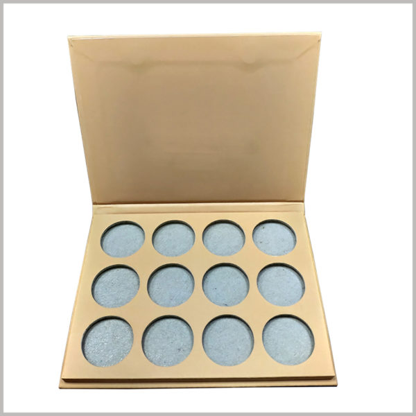 Kraft paper packaging for 12-color eye shadow box. The eyeshadow palette packaging is made of high-quality materials to ensure the high quality of product packaging.