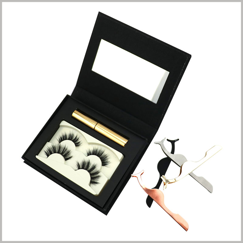 black eyelash packaging box for two pairs with mirror. There is a black EVA inside the eyelash boxes to divide the space, and false eyelashes and eyeliner can be placed separately.