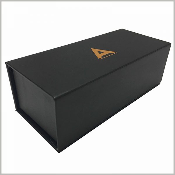 black small cardboard packaging boxes with bronzing printing,You can use it for packaging essential oils, perfumes, skin care products and more. Print unique information on the bottom or inside of the box to reflect the uniqueness of the product.