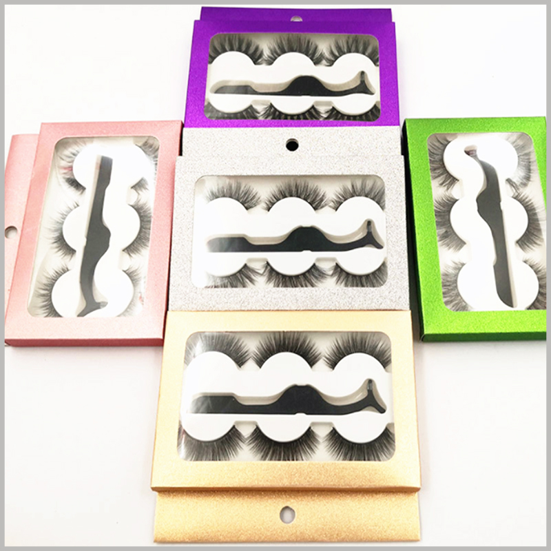 cheap Eyeslash packaging boxes with window for 3-pair pack. The blister inside the custom packaging has been specially designed to hold three pairs of false eyelashes and eyelash brushes.