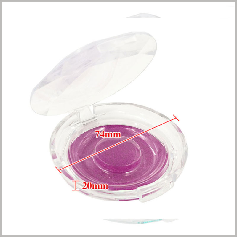 clear round packaging for mink eyelash box. The diameter of the acrylic transparent eyelash packaging is 74mm and the height is 20mm. It can be directly used in wholesale, retail, or customized brand logo is located in the eyelash packaging.