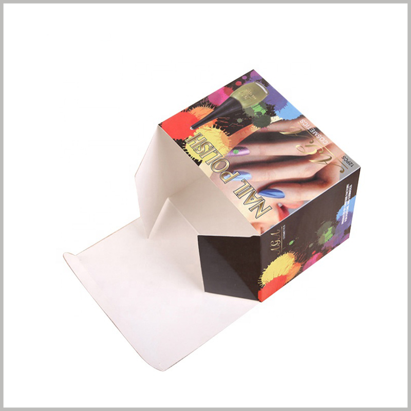 Custom color cosmetics packaging for nail polish boxes. The thickness of the nail polish packaging is very thin, and the characteristics of foldable, the cost of customized packaging is low.