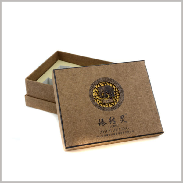 custom Imitation cloth cardboard packaging for shampoo box set. The creative box top cover is printed with the brand name and logo to strengthen branding.