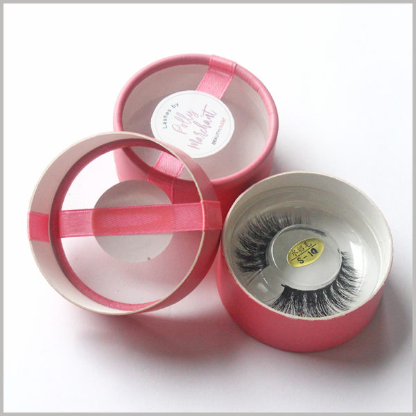 custom false eyelash packaging box with windows. The lid of the packaging box is transparent, and you can see the false eyelashes directly outside the packaging box.
