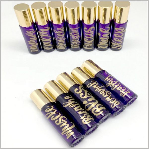 custom gold labels for lip gloss tubes. The shape and structure of the lip gloss tube label are customizable, which is very personalized and can reflect the characteristics and attractiveness of the product.