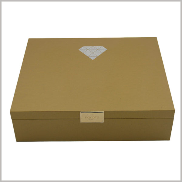 custom large cardboard boxes packaging for skin care set, Printing the brand logo on the top cover of the cardboard box is one of the important ways to promote the brand and build the brand.