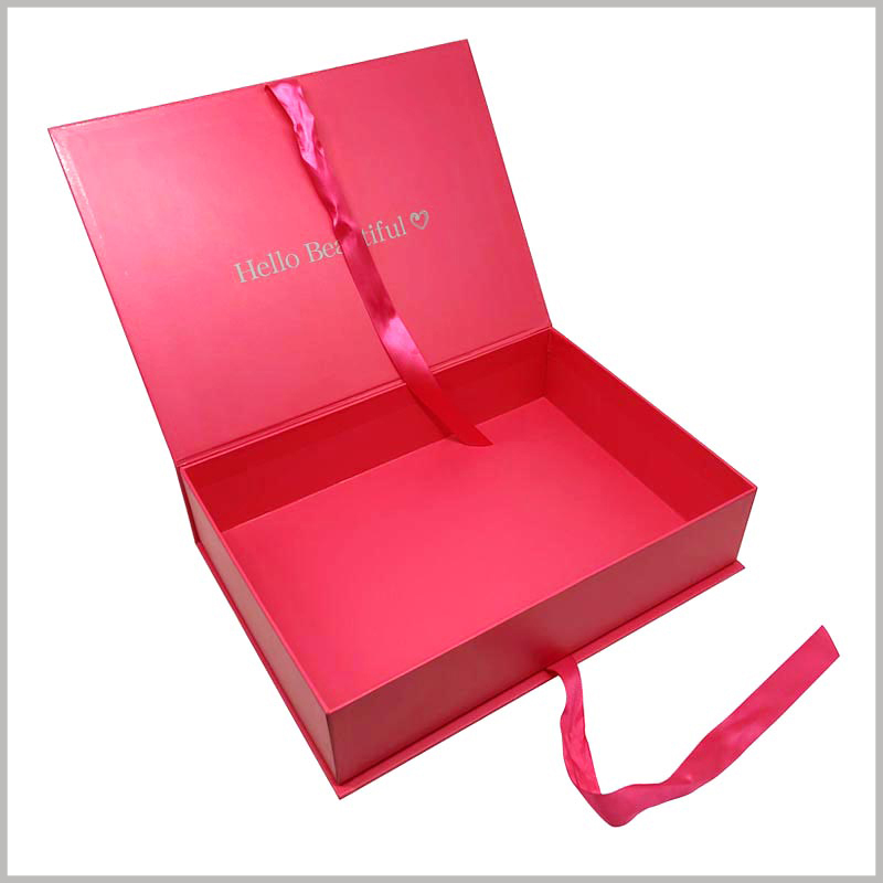 custom red gift boxes for hair extensions packaging. The entire packaging box is urban red, and the brand name is printed on the inside of the lid, which makes the customer deeply impressed by the brand.