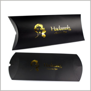 luxury black hair extension packaging with bronzing.Black pillow boxes packaging bronzing printed "wig" product name, style picture of printed wig