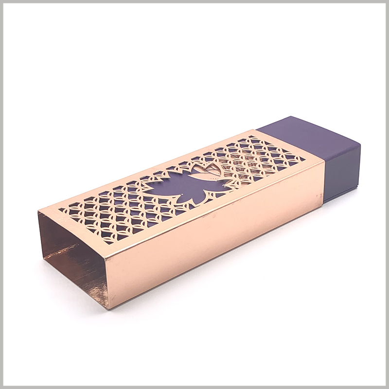 luxury makeup brush packaging boxes with logo. The envelope formed by gold foil is used for cosmetic packaging, which can increase the value of the packaging and make the cosmetic brush more high-end.