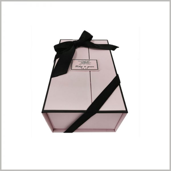 wholesale perfume bottles packaging with bows.Perfume cardboard boxes have high hardness, which has a good protective effect on the products inside the packaging.