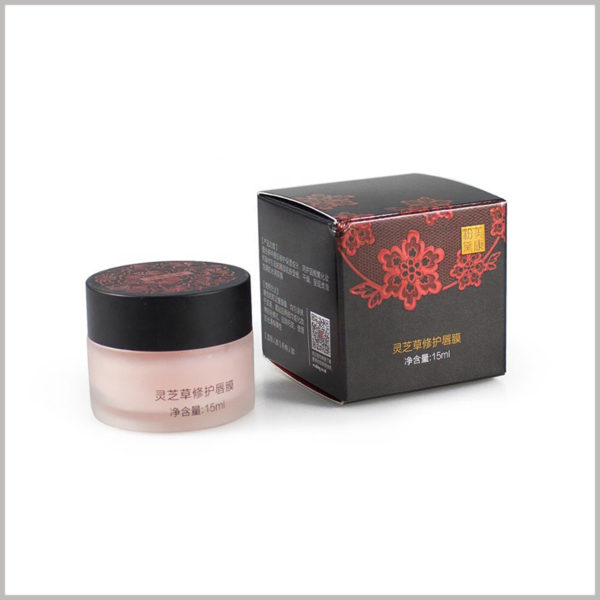 small skin care boxes for 15ml lip mask packaging, The special printing process of four-color printing is used on the box to draw the red flowers with black as the background color.